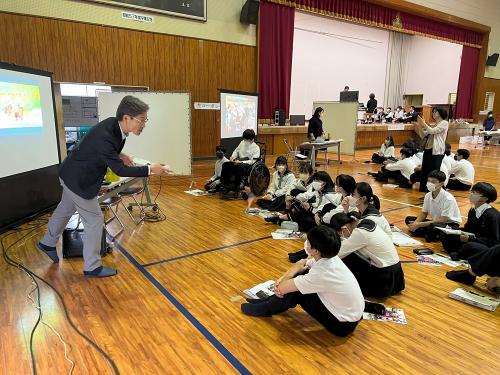 ファイル名: 2.jpg
ファイルサイズ: 47.9KB 2